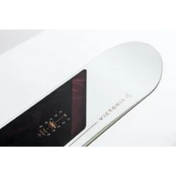 Nitro Victoria Snowboard - Dame -Ski Doo Salgsbutik 830687 001 victoria 152 detail 1