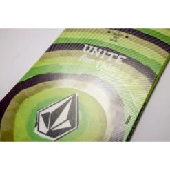 Nitro Ripper X Volcom Snowboard - Junior 10 Nitro Ripper X Volcom Snowboard - Junior -Ski Doo Salgsbutik 830855 001 ripper x volcom detail 2 1