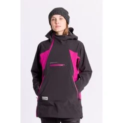 L1 Atlas Skijakke - Dame 7 L1 Atlas Skijakke - Dame -Ski Doo Salgsbutik 873879 001 atlas phantom fuchsia studio 1
